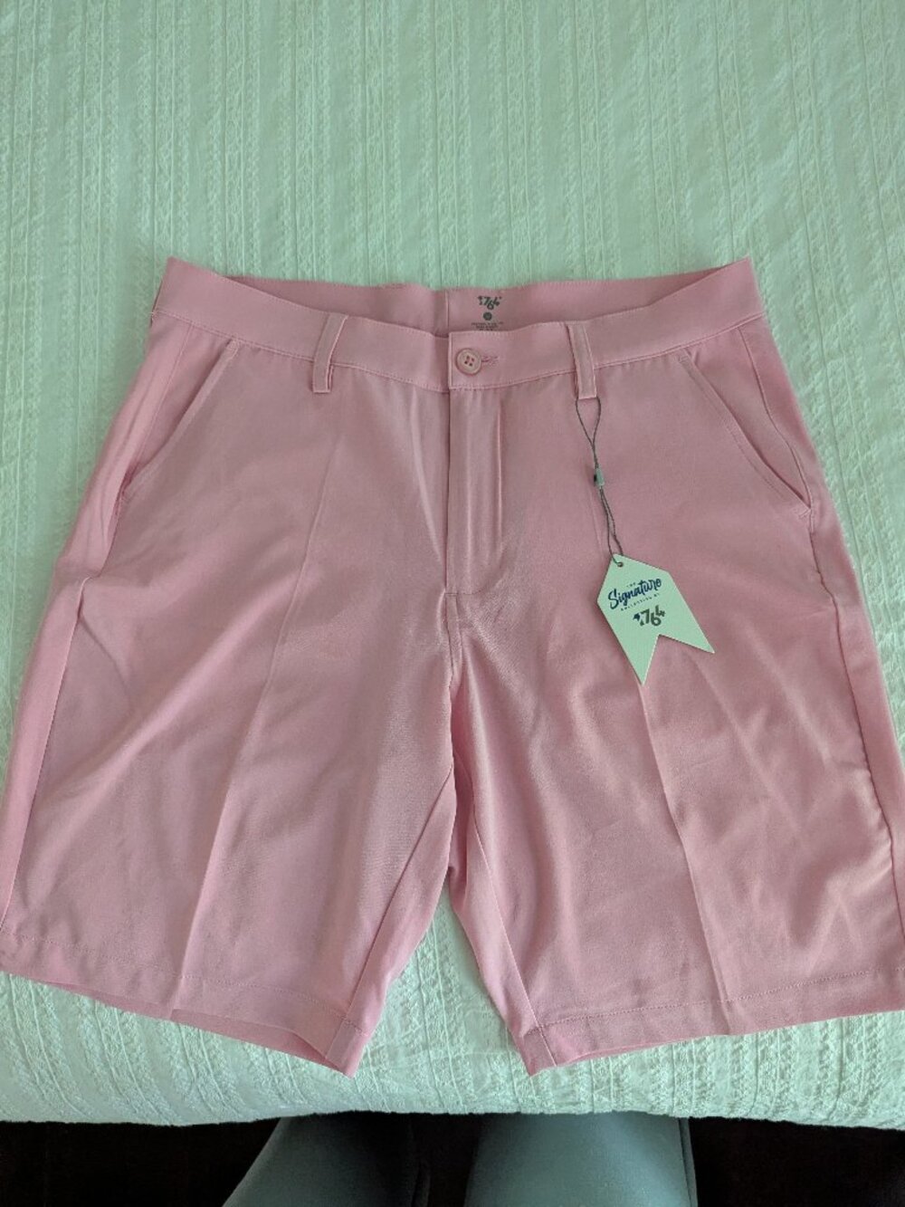 1764 Golf NWT Signature Collection Eagle Short Super Pink Size 32